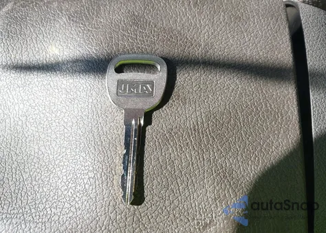 2005 Chevrolet Tahoe Ls from USA, damaged, VIN 1GNEC13VX5J154704